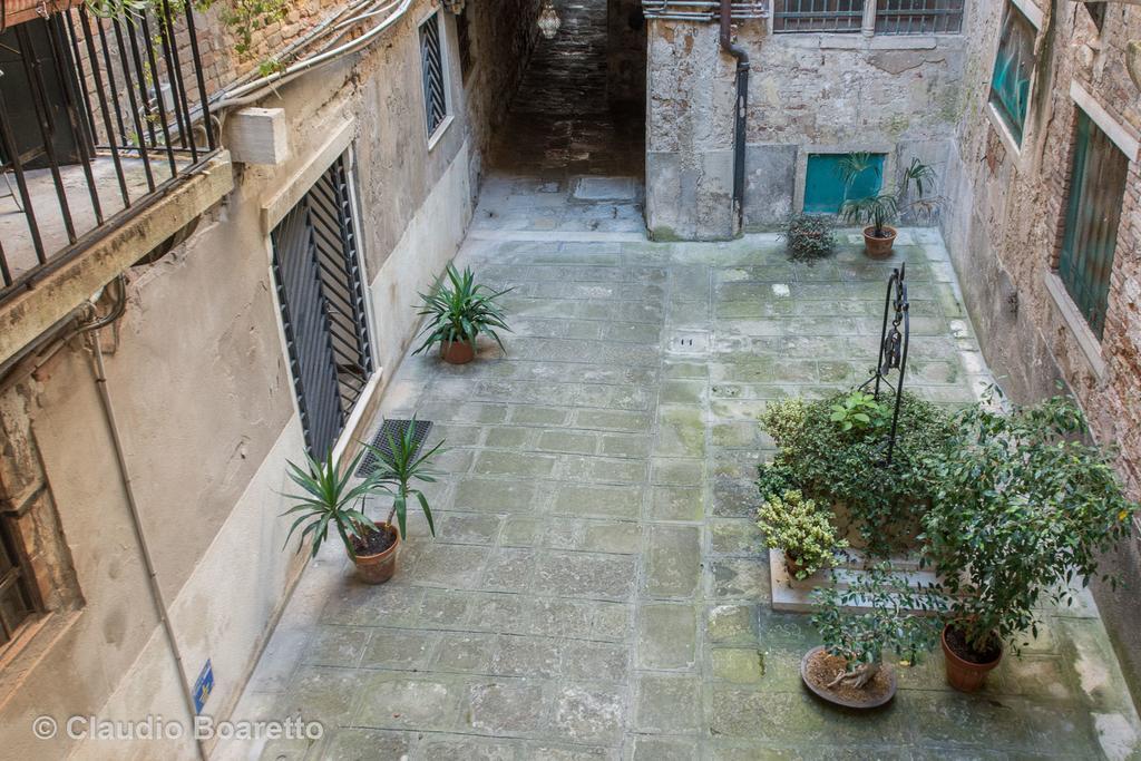 Отель Residenza Al Pozzo Венеция Экстерьер фото