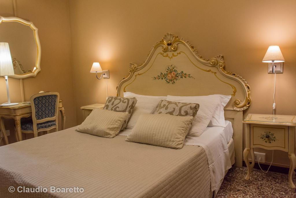 Отель Residenza Al Pozzo Венеция Экстерьер фото